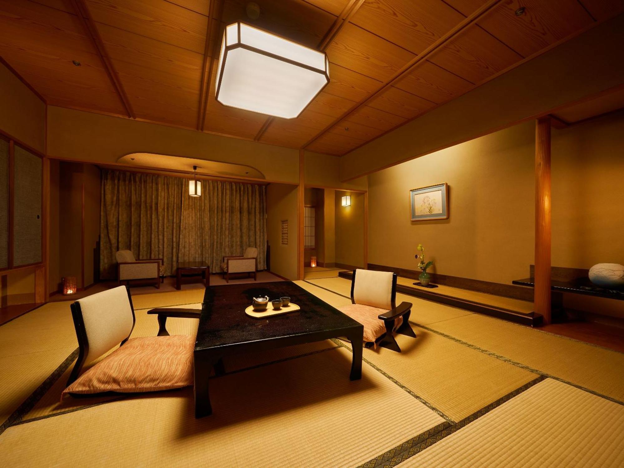 Misasa Ooedo Onsen Monogatari Premium Saiki Bekkan חדר תמונה