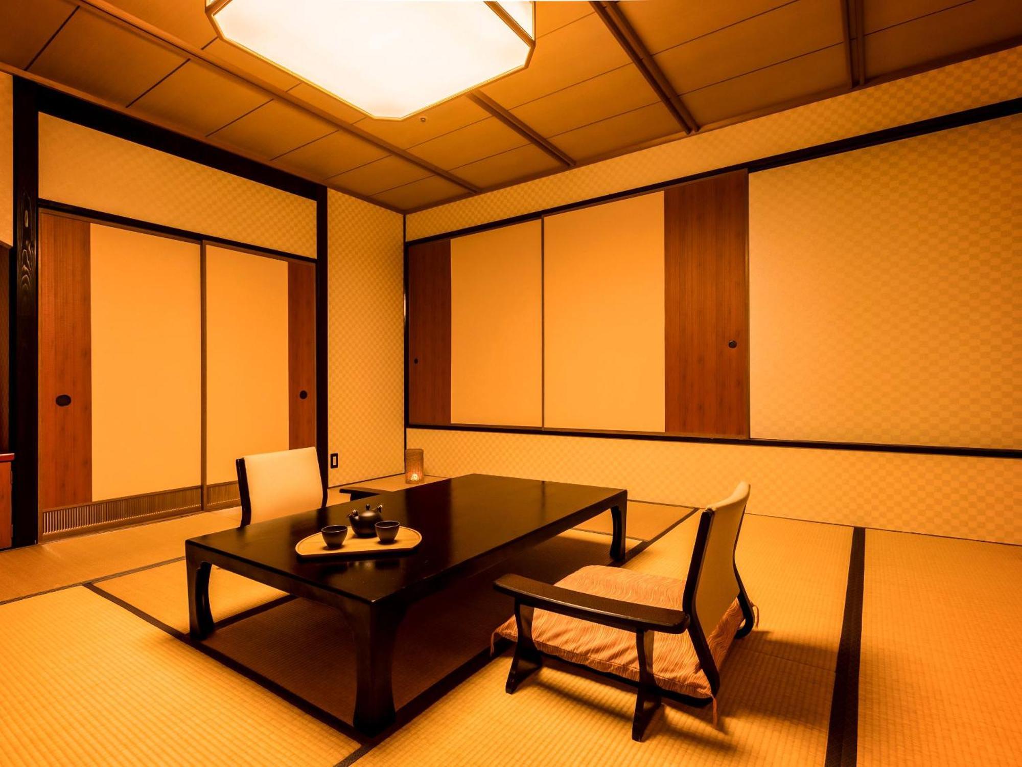 Misasa Ooedo Onsen Monogatari Premium Saiki Bekkan חדר תמונה